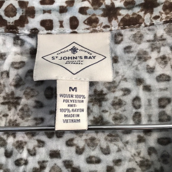 ST. John’s Bay Blouse - Picture 3 of 3